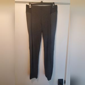 Women's Jennifer Lopez grey & black leggings - size medium